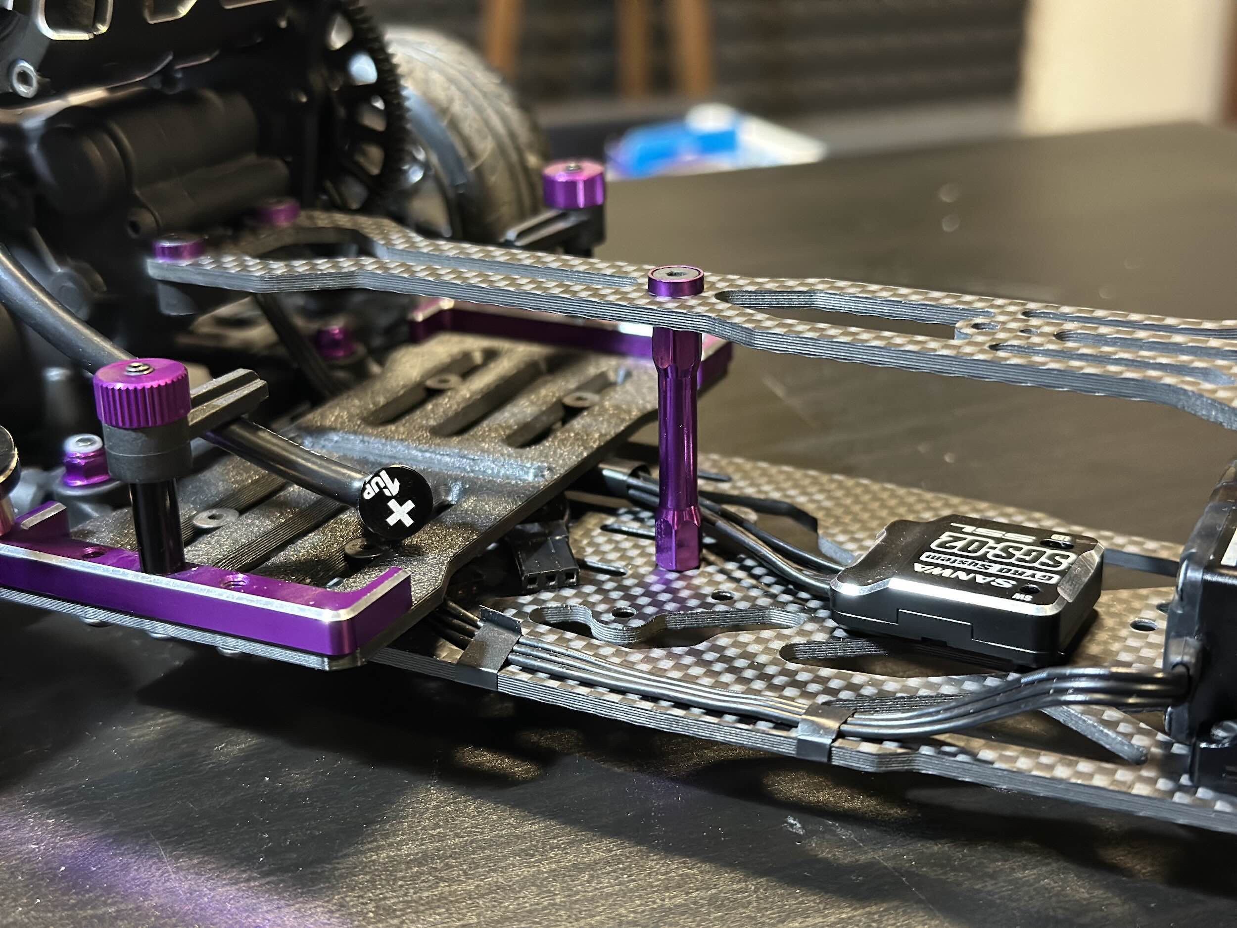 Driftguy rozpěra plata ALU fialová