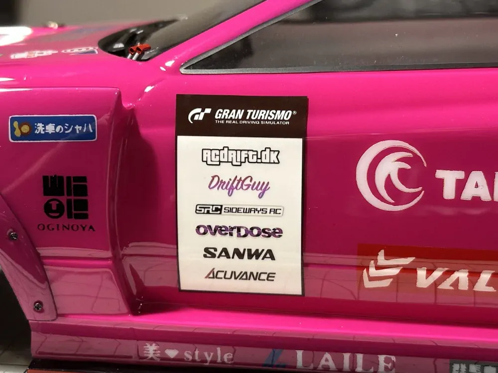 nálepka D1GP door sticker V1