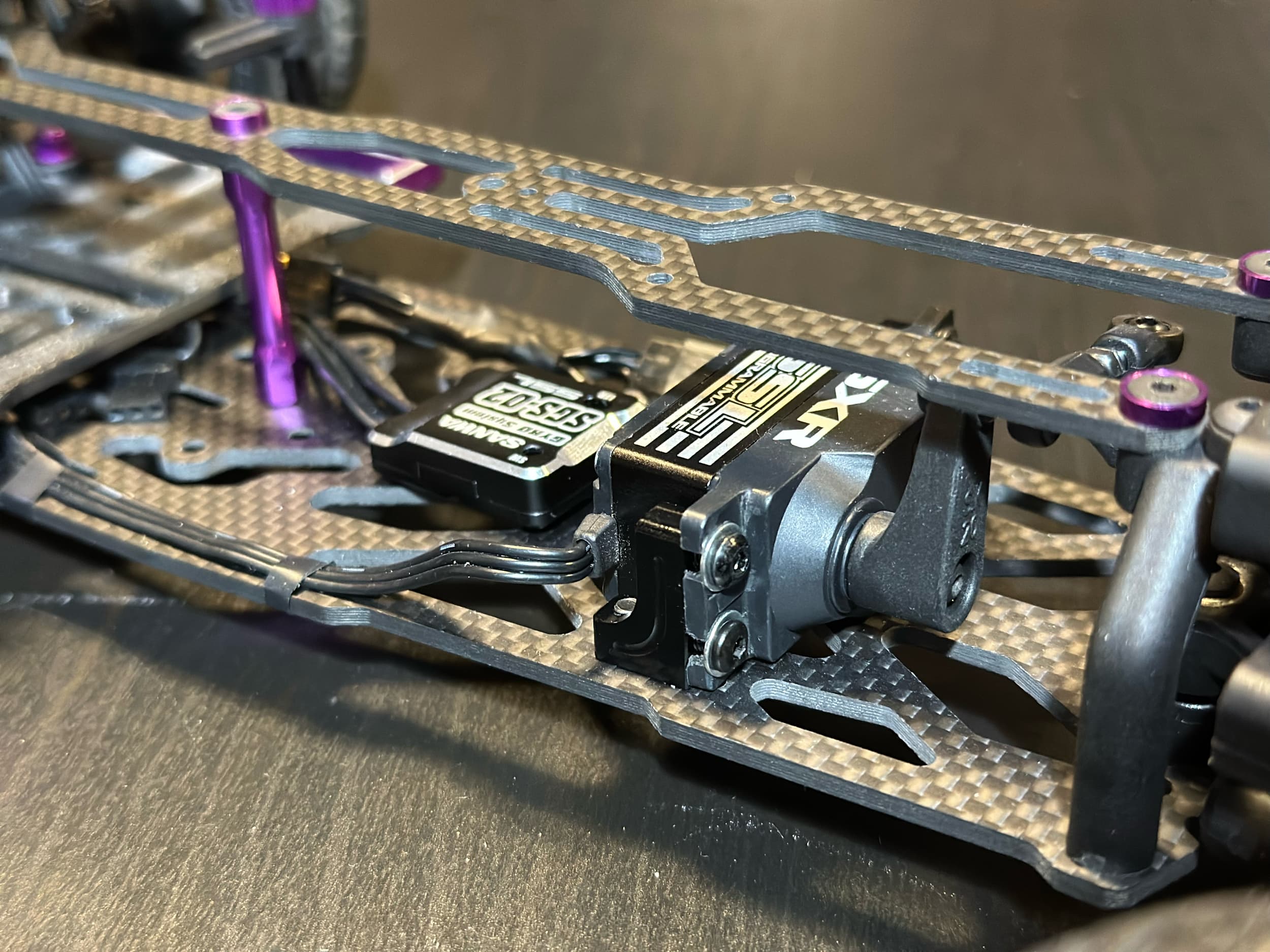 DriftGuy držák serva ALU