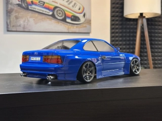 #982 BMW 850i Santorini blue